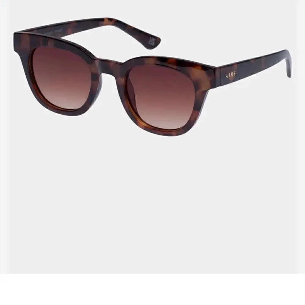AIRE Tortoiseshell D-Frame 50mm Dorado D-Frame Sunglasses NWT